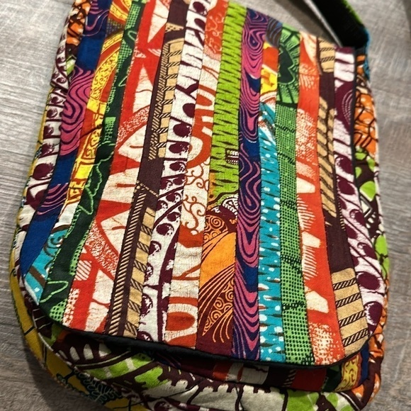Handcrafted multicolor hand dyed quilted fabric, shoulder bag, West Africa - Picture 2 of 8